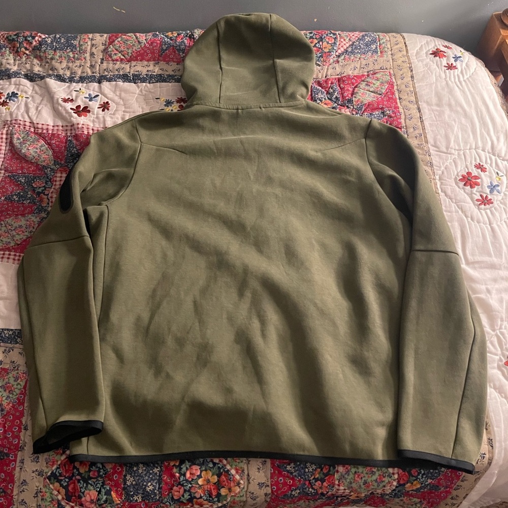 Nike tech Olive Green Zip-Up Hoodie size XL - Picture 2 of 5